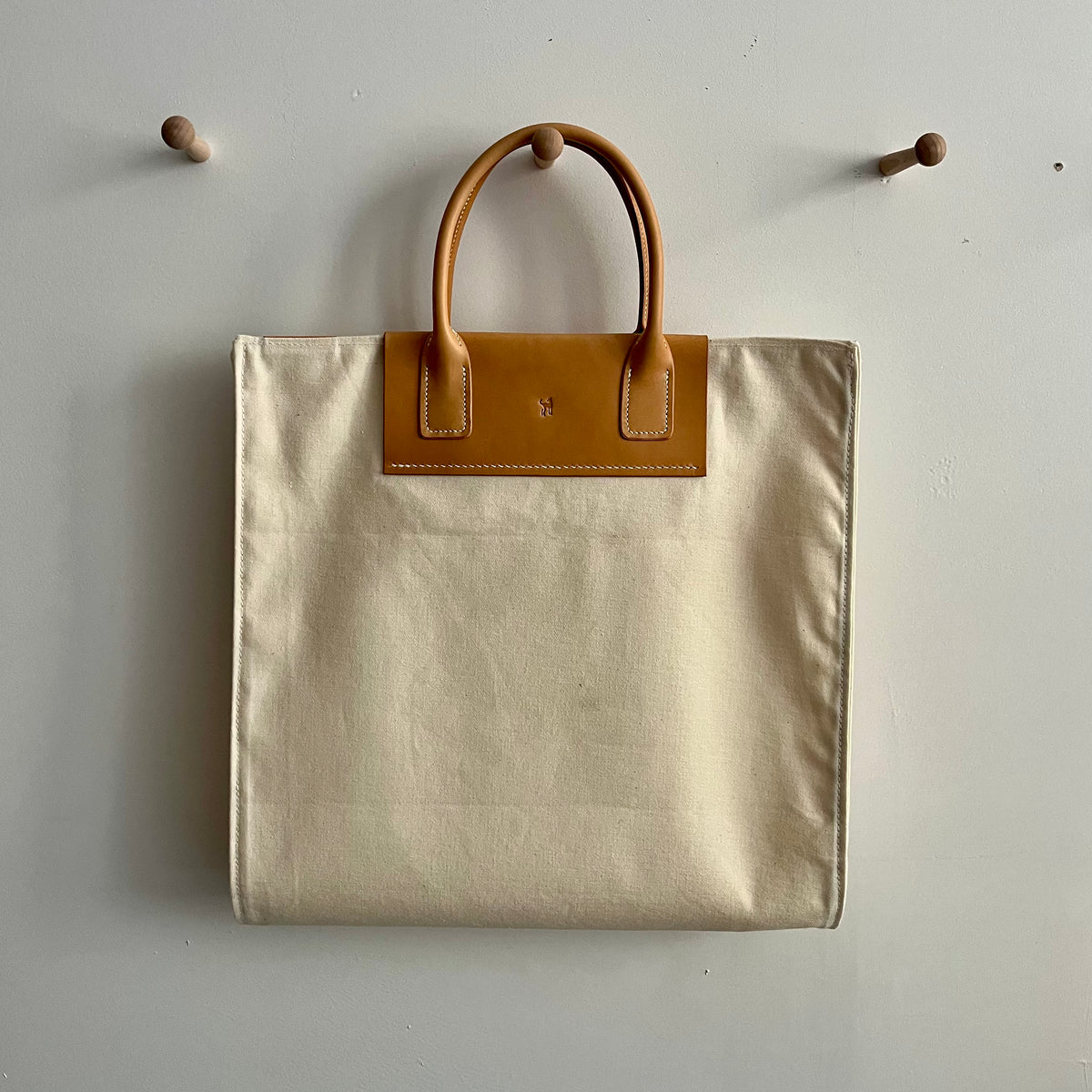 Log Carrier